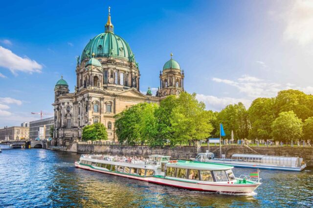 https://ru.usb-travel.com/wp-content/uploads/sites/6/2018/09/destination-berlin-02-640x427.jpg