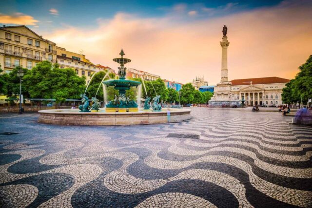 https://ru.usb-travel.com/wp-content/uploads/sites/6/2018/09/tour-portugal-01-640x427.jpg